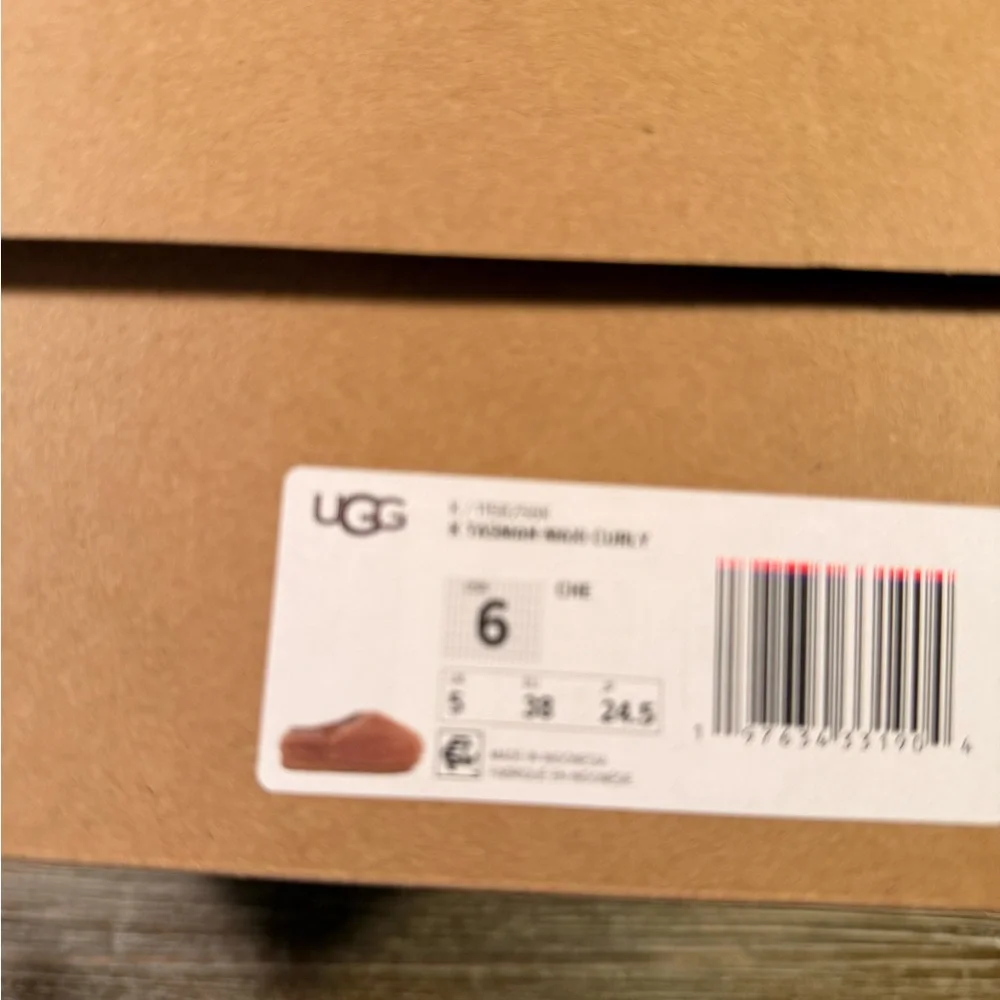 UGG Tan Shearling Slippers NEW big kids size 6 fits like an adult size 7 - Picture 8 of 8